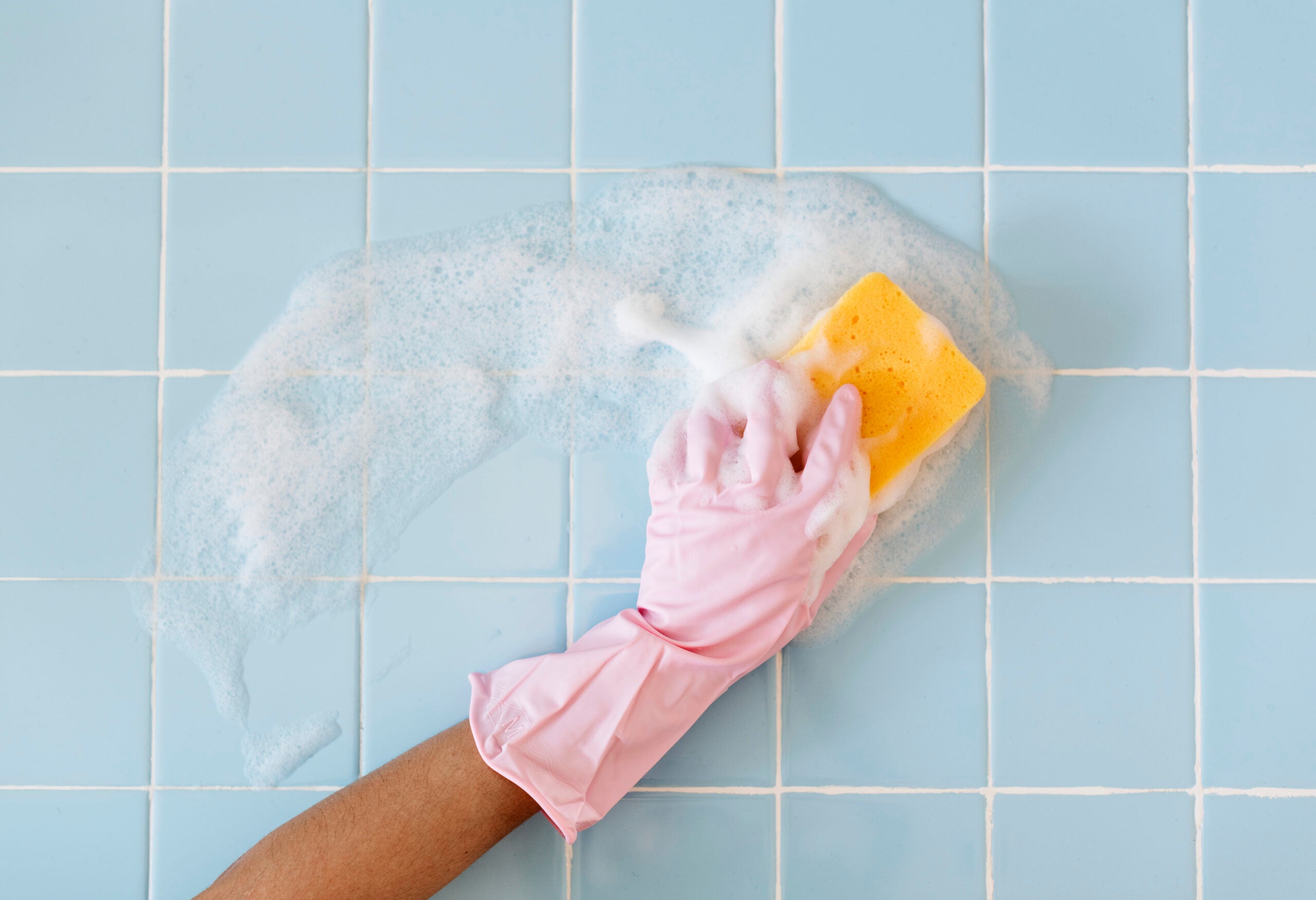 How to clean tiles in the shower